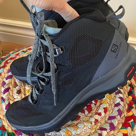 NWOB Salomon Contagrip Black Hiking Boots with Gray Laces - Picture 7 of 9